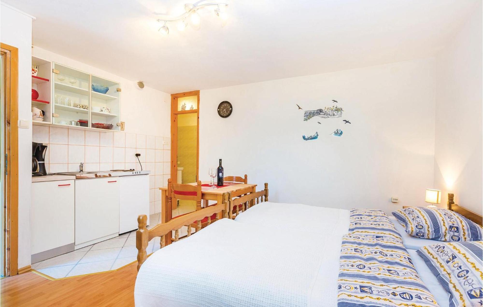 Stunning Apartment In Bakar With Kitchen Exteriör bild